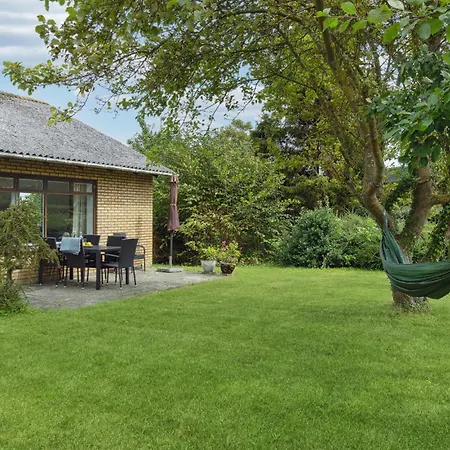 3 Bedroom Stunning In Ferienhaus Marstal