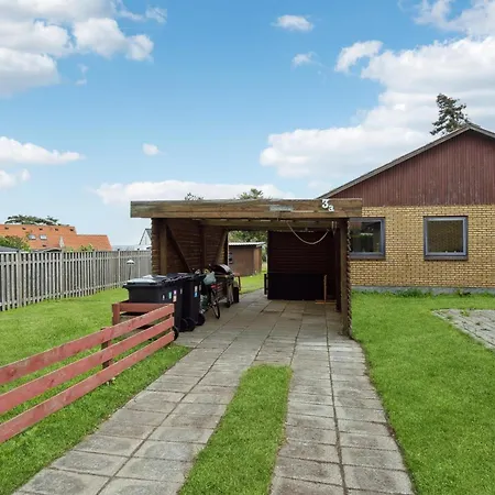 3 Bedroom Stunning In Ferienhaus *