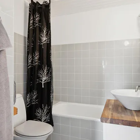 3 Bedroom Stunning In *